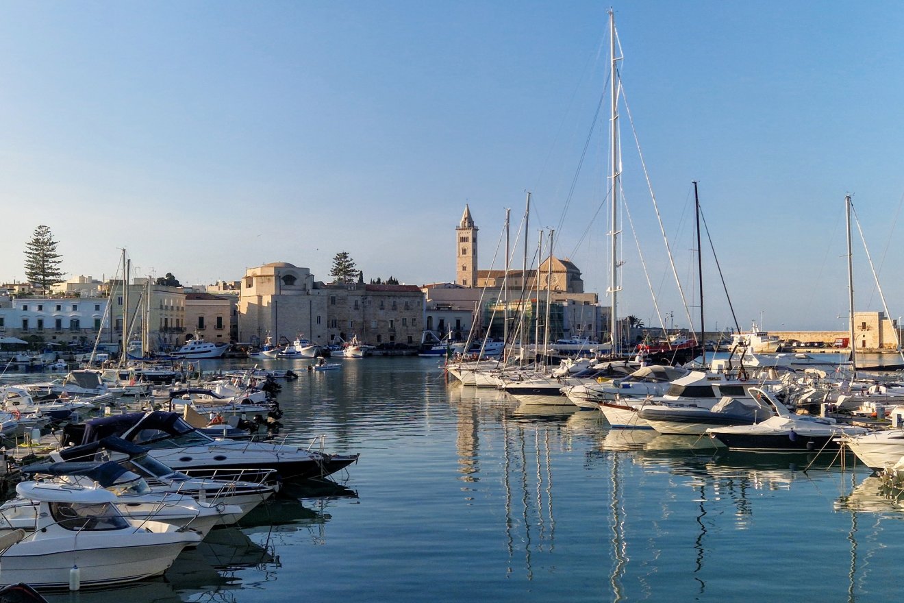 Trani festői kikötője