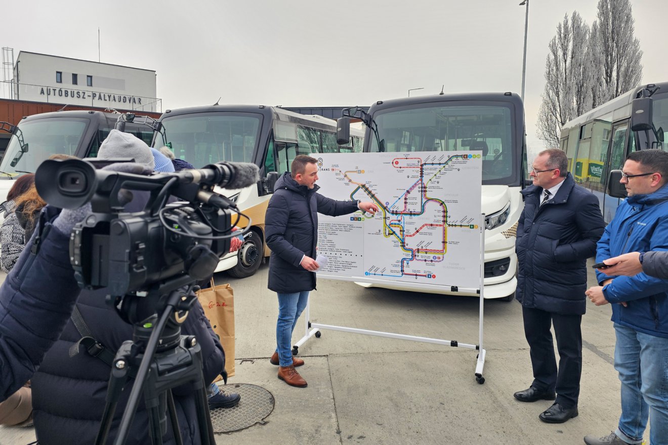 &bullet;  Fotó: Kozán István