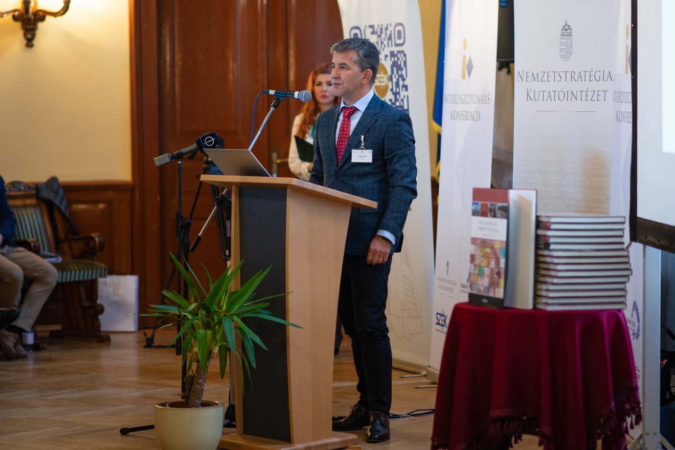 •  Fotó: Olti Angyalka