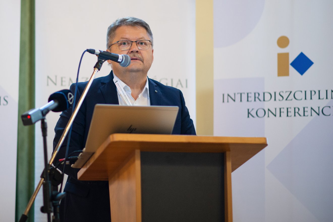 Szász Jenő: bár politikai határaink vannak, szellemiek azonban nincsenek sem kulturális, sem tudományos téren •  Fotó: Olti Angyalka