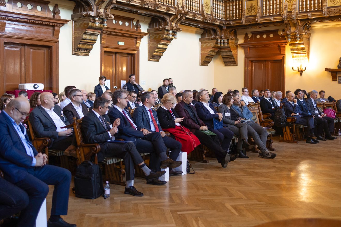 •  Fotó: Olti Angyalka