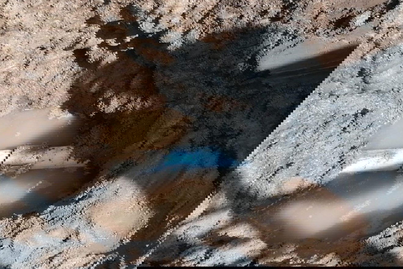 Most éppen az épülő uszoda mellett ütötte fel fejét meghibásodás