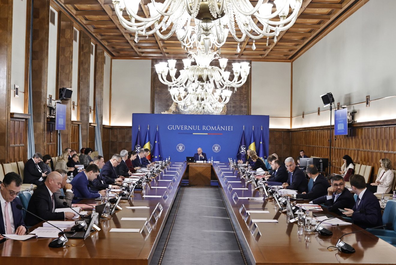 Megüresedett a védelmi miniszteri szék a kormányban •  Fotó: Gov.ro