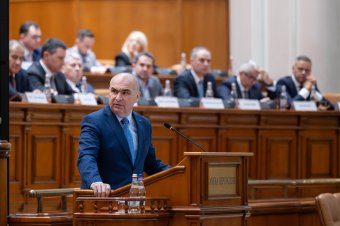 A parlamentben tiltakozó alkalmazottak Bolojan lemondását követelték