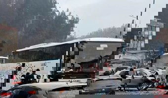 Hetven utast szállító autóbusz balesetezett Sinaián