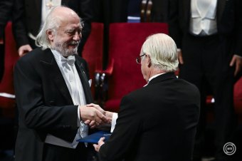 Krasznahorkai László átvette az irodalmi Nobel-díjat