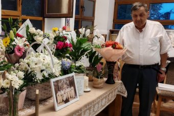 Útmutató a boldogság kereséséhez: Sánta Pál plébános könyvbemutatója Kézdivásárhelyen