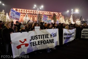 Ötödik napja tüntetnek az igazságszolgáltatás függetlenségéért országszerte