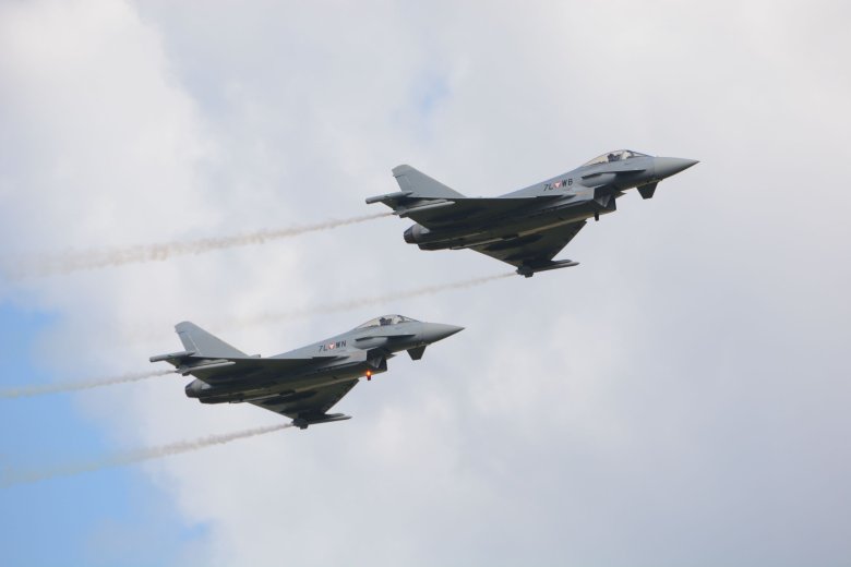 Előbb F-16-os, aztán Eurofighter vadászgépek szálltak fel az éjszaka Romániában orosz harci drónok miatt