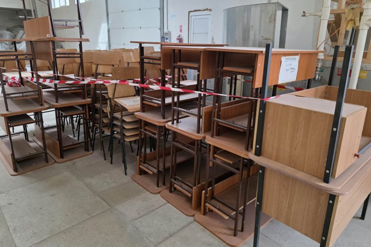 Iskolai bútorokat adományozott Beregszásznak Csíkszereda