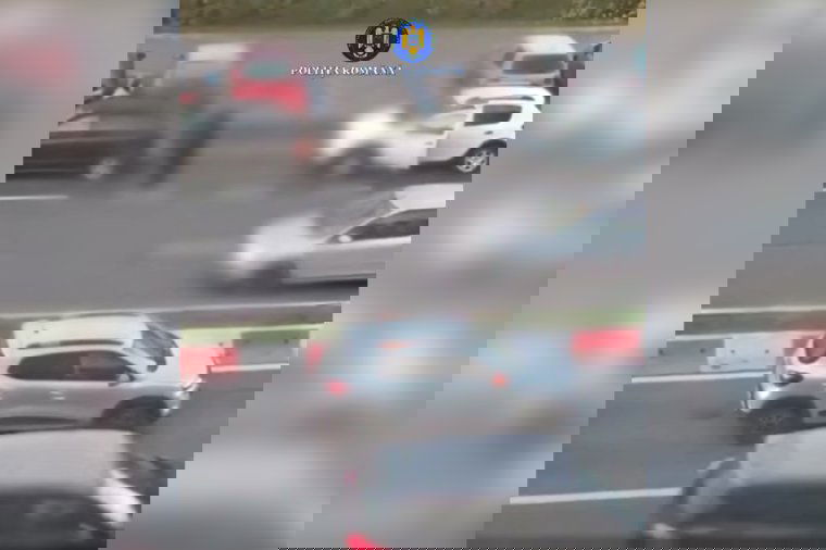 Koccanásból őrizetbe: 21 éves fiatal szökött ki az autóból és esett neki egy idősebb sofőrnek – videó