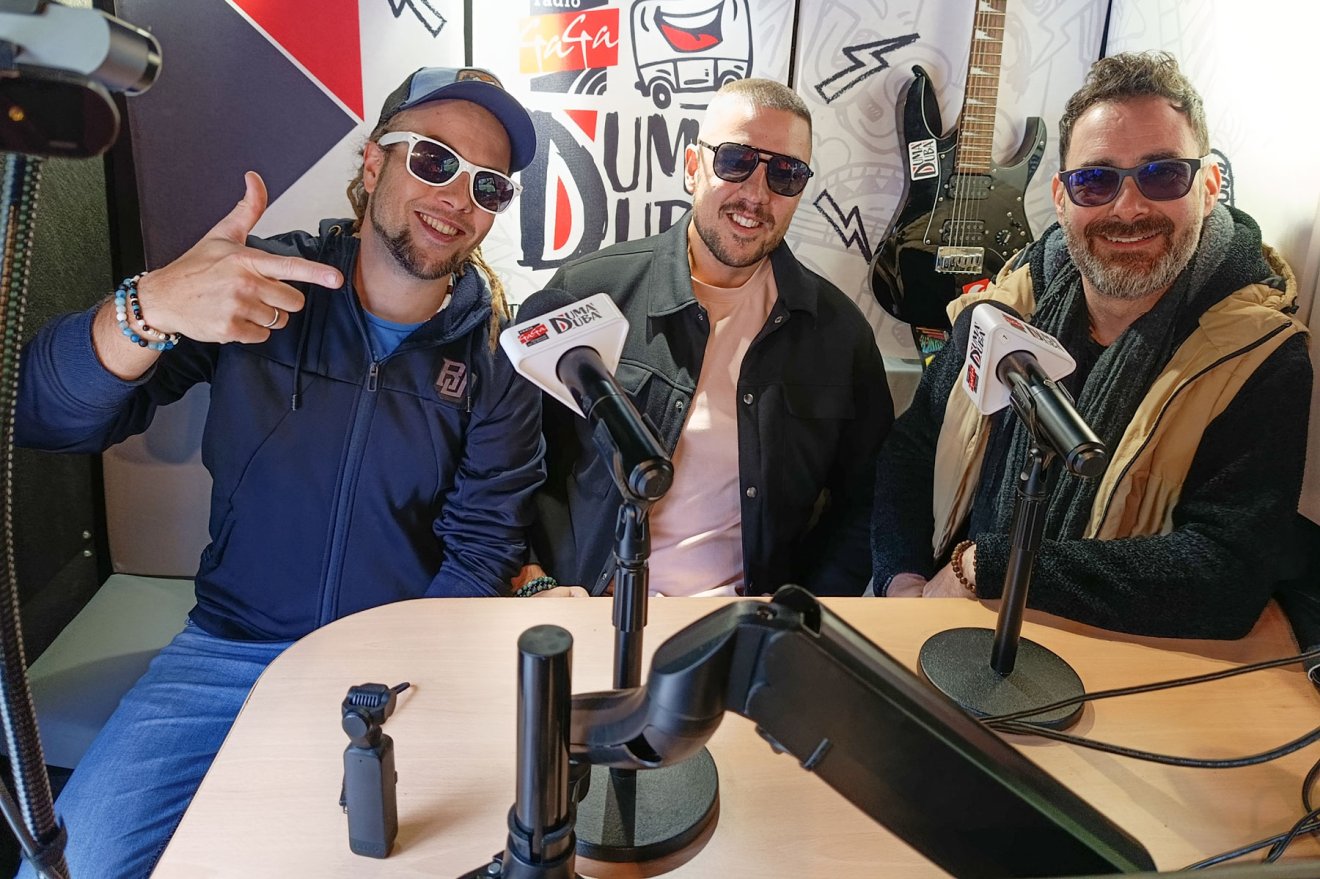 A MangoRise együttes is látogatást tettek a guruló stúdióban •  Fotó: Rádió GaGa