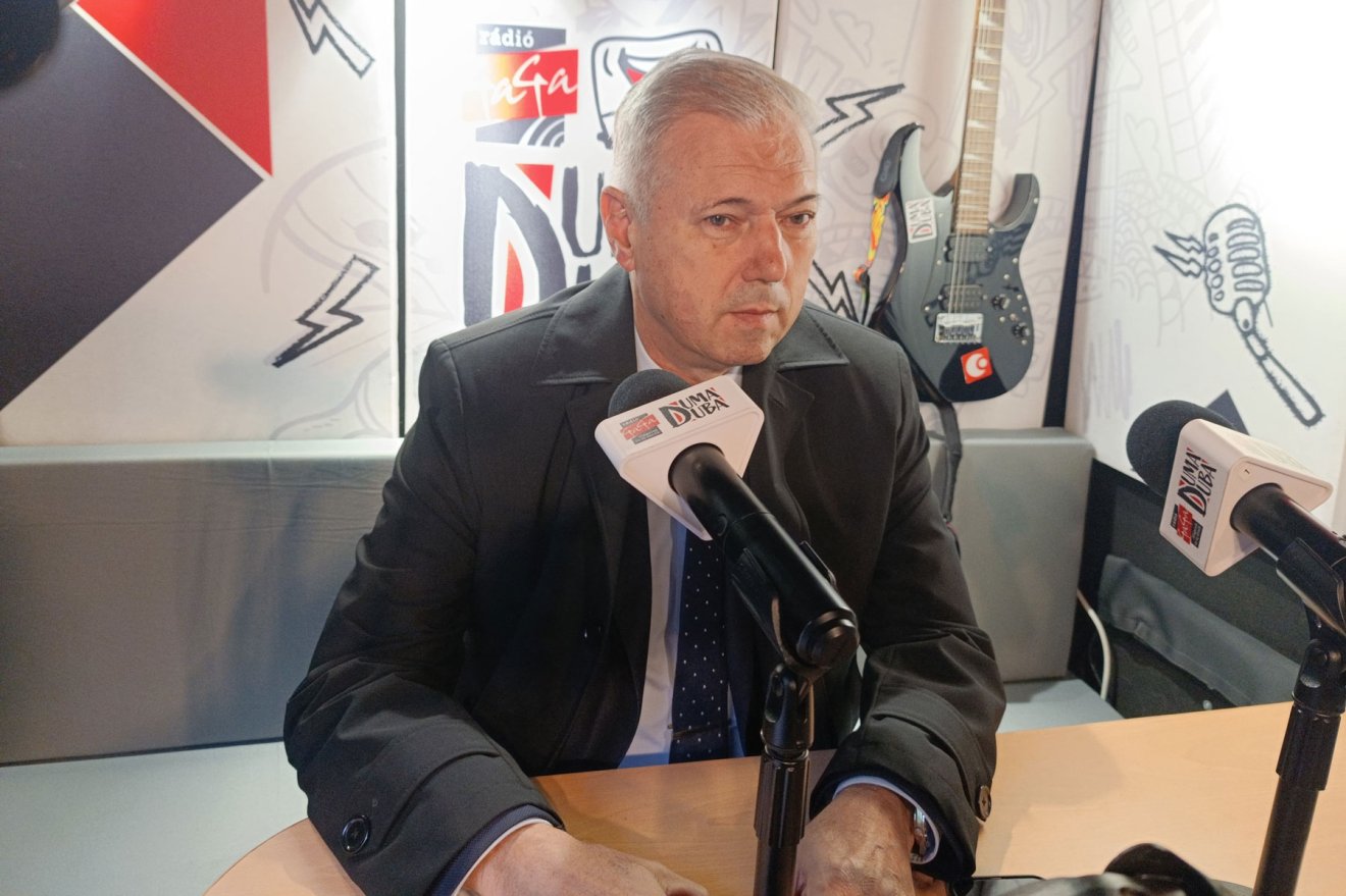 Péter Ferenc, a Maros Megyei Tanács elnöke is megosztotta gondolatait a város és a rendezvény kapcsolatáról •  Fotó: Rádió GaGa