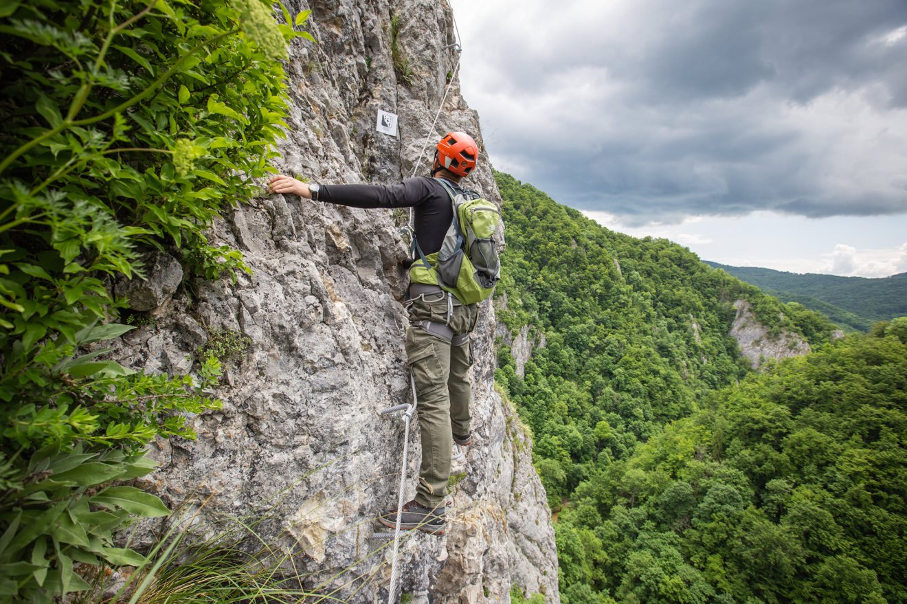 A via ferrata útvonalak extrémnek számítanak, minden nehézségi fokozat esetében kötelező a felszerelés •  Fotó: Vándorsólyom vasaltösvény/Facebook
