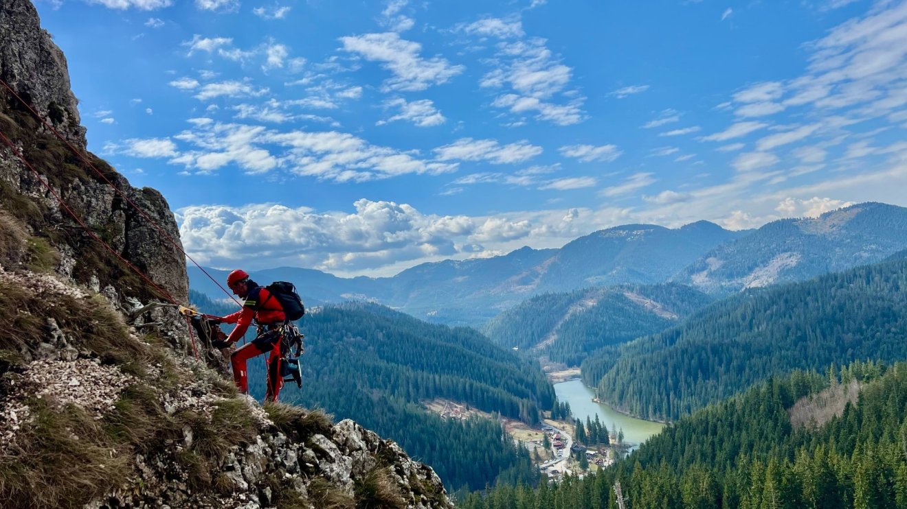 A hegyimentők idén karbantartási munkálatokat végeztek a Wild Ferenc vasalt útnál •  Fotó: Wild Ferenc Vasaltút/Facebook