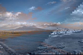 Bakancslistás helyen fogták el a szökésben lévő román maneleénekest