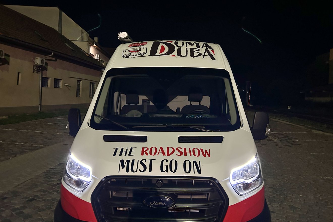 Már a hajnali órákban elindul a Rádió GaGa guruló stúdiója Parajdra •  Fotó: Rádió GaGa