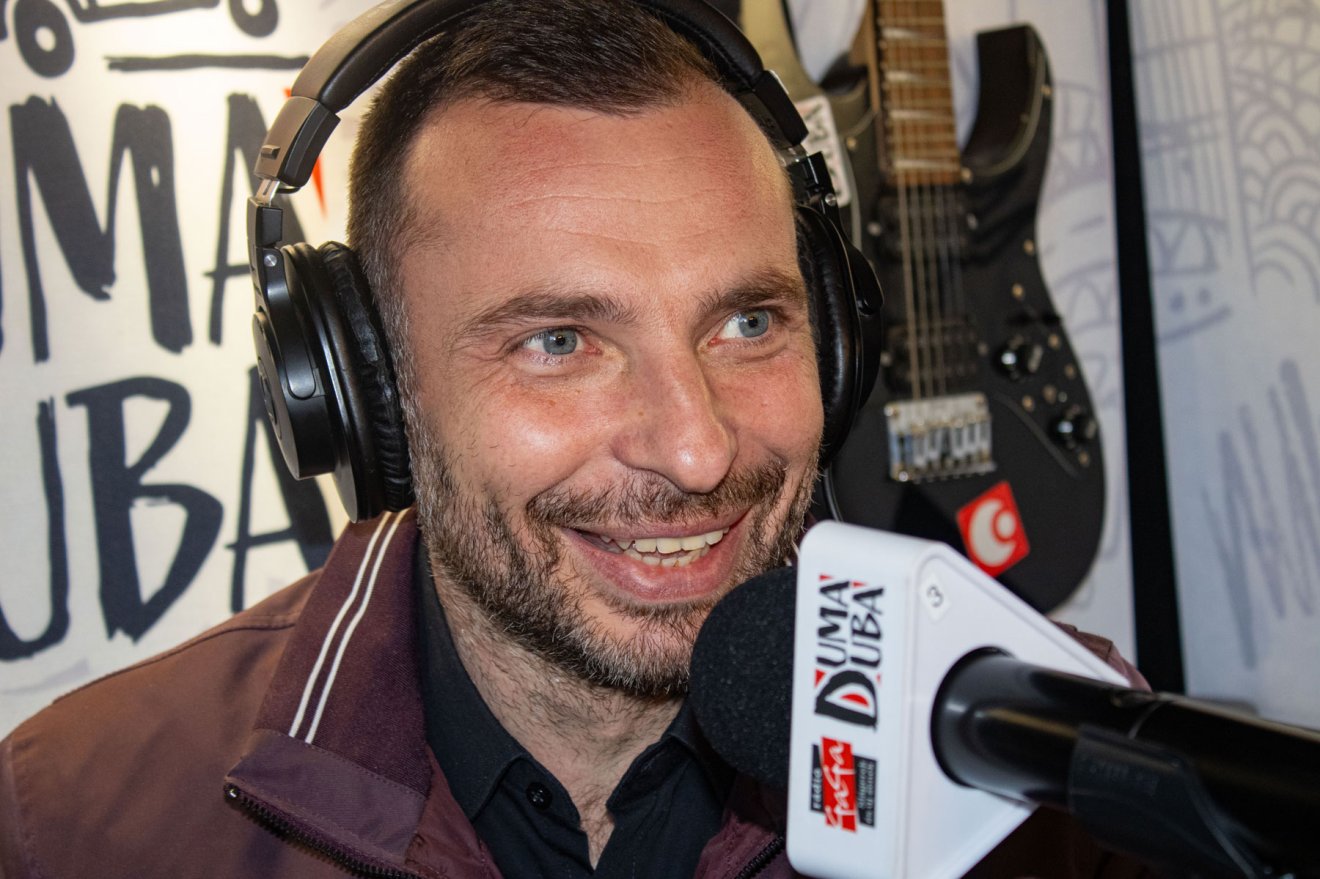 Később Hargita megye tanácsának elnöke, Bíró Barna Botond is tiszteletét tette a GaGa kihelyezett stúdiójában •  Fotó: Rádió GaGa