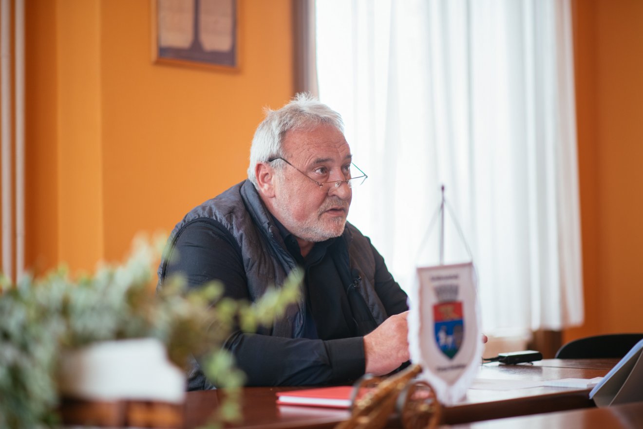 Bokor Tibor polgármestert joggal bosszantja a kilenc beruházás leállítása