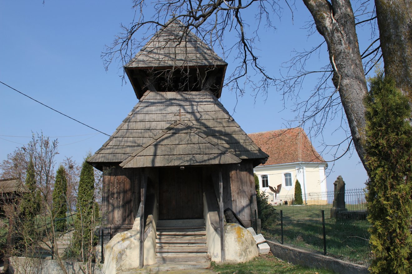 A hatolykai harangláb több mint három és él évszázadról mesél