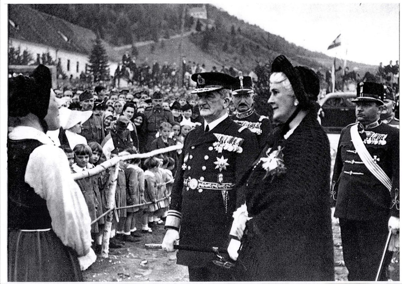 A kormányzópár Csíksomlyón