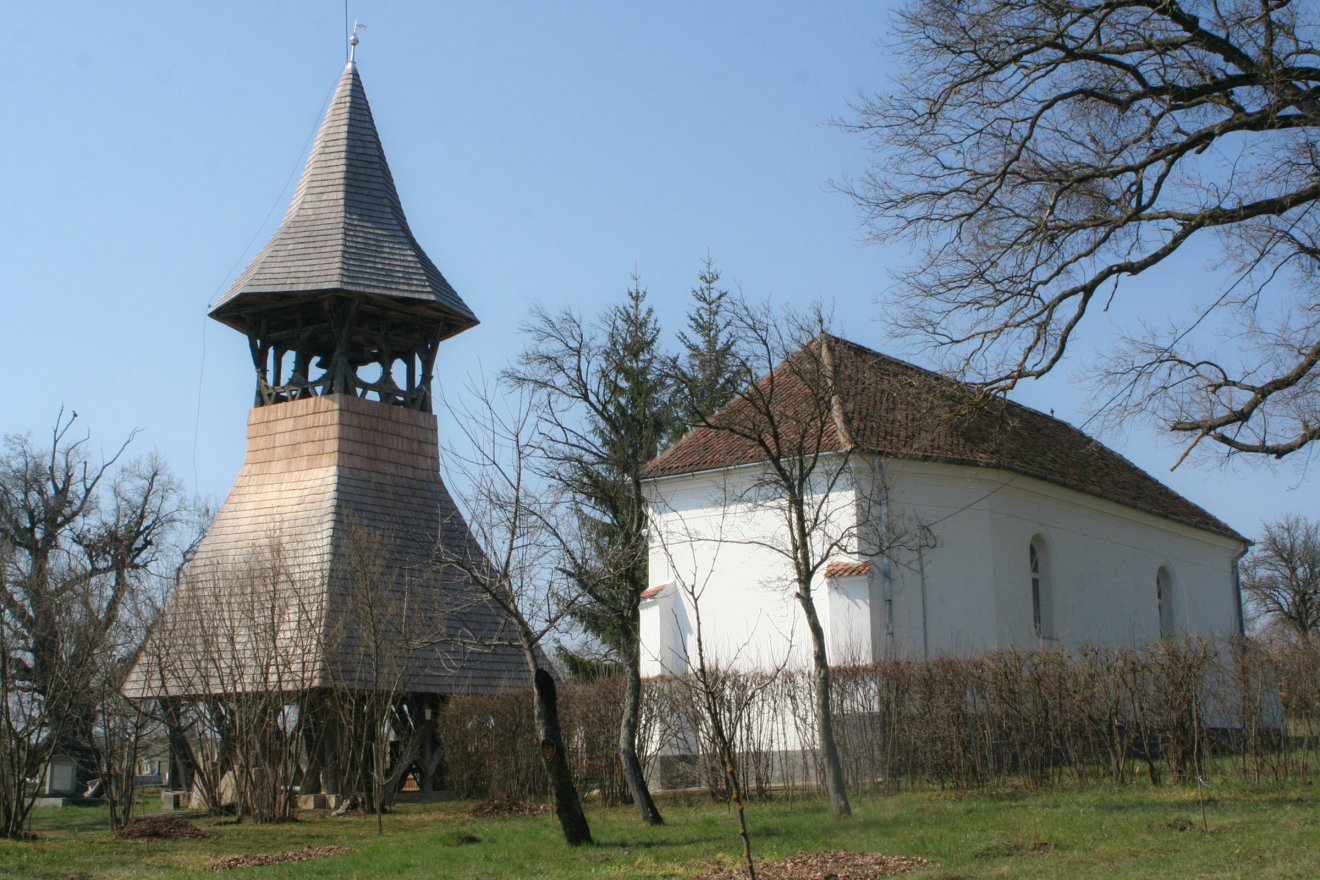 Szoknyát viselő asszonyra hasonlít