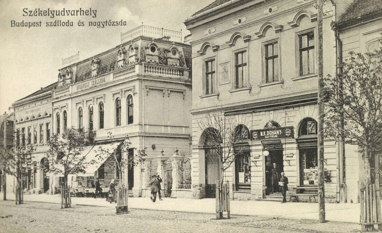 A Budapest szálloda 1912-ben. A nemzeti zászló innen került a bordélyházra