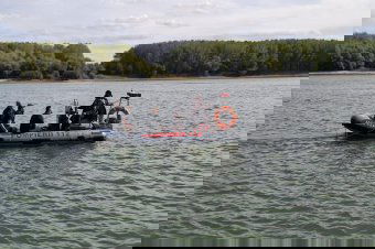 Nagyon nehéz lesz kiemelni a szombaton Dunába esett járműveket – videóval