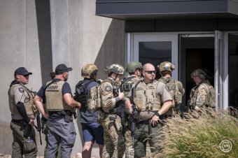 Hajtóvadászat zajlik Charlie Kirk gyilkosa után az Egyesült Államokban