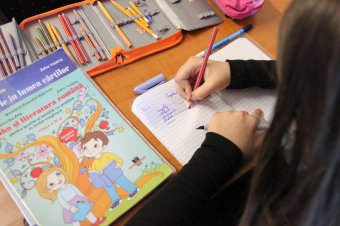 A tehetséggondozást is ellehetetlenítheti az óraadó tanárok bérének csökkentése