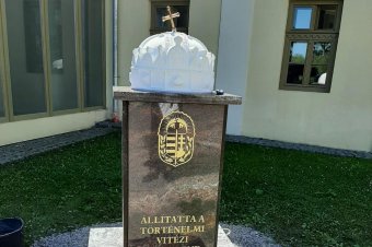 Tanévnyitó Szent Koronával