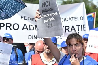 A munkahelyek védelmét is követelik a nagy szakszervezetek a szerdára tervezett tüntetésükön