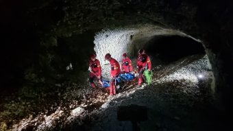 Holtan találtak egy embert a Salvamont munkatársai, tizennégynek segítettek