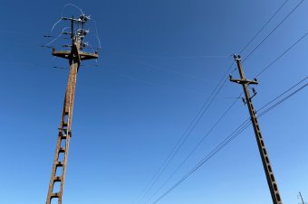 Ingyen adhatta az áramot cégeknek és egyházi intézményeknek a Hidroelectrica