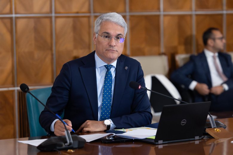 Pîslaru a közalkalmazotti bértörvényről: a költségvetési mozgástérhez igazodik majd