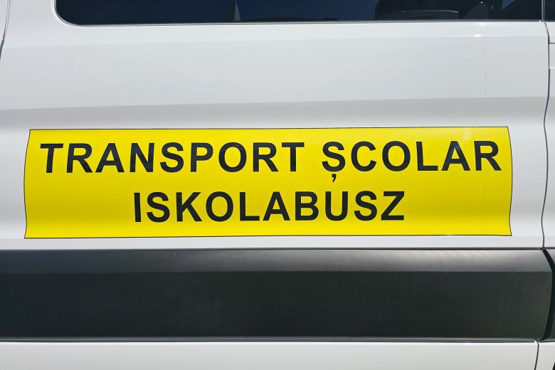 Rendőrt látott, menekülni próbált – közben 20 gyereket szállított egy ittas sofőr iskolabusszal