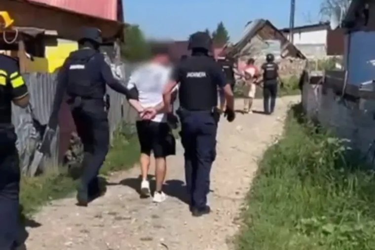 Öt férfit vettek őrizetbe egy erőszakos mezőbandi támadás után
