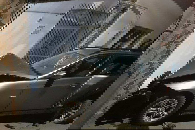Kapunak csapódott egy jármű Dicsőszentmártonban, fiatalok sérültek meg