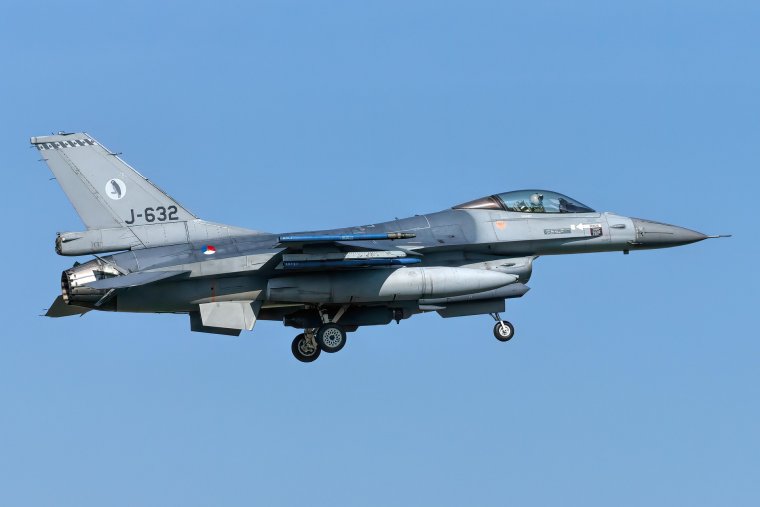 Újabb F-16-os vadászgépek érkeztek Romániába