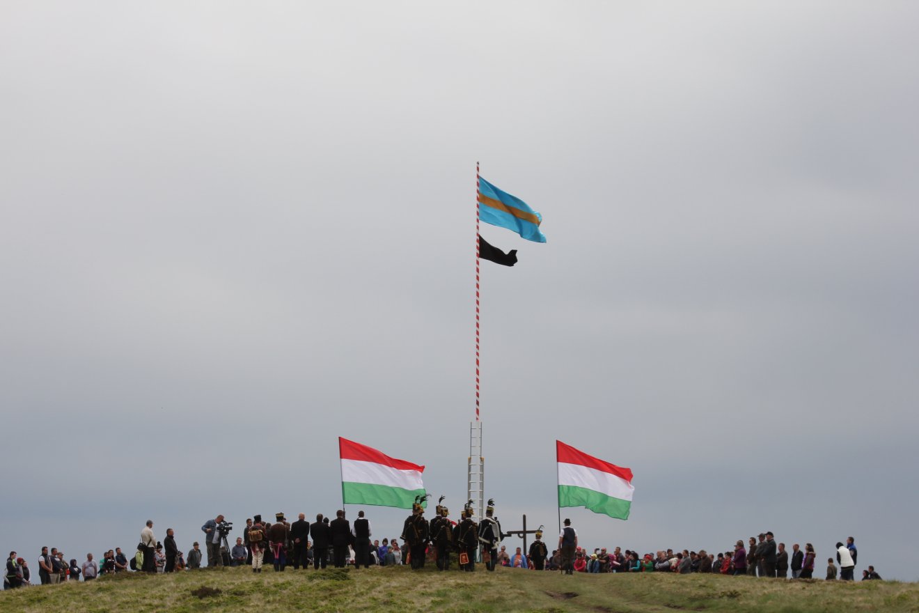 Zászlók a Gyepáron