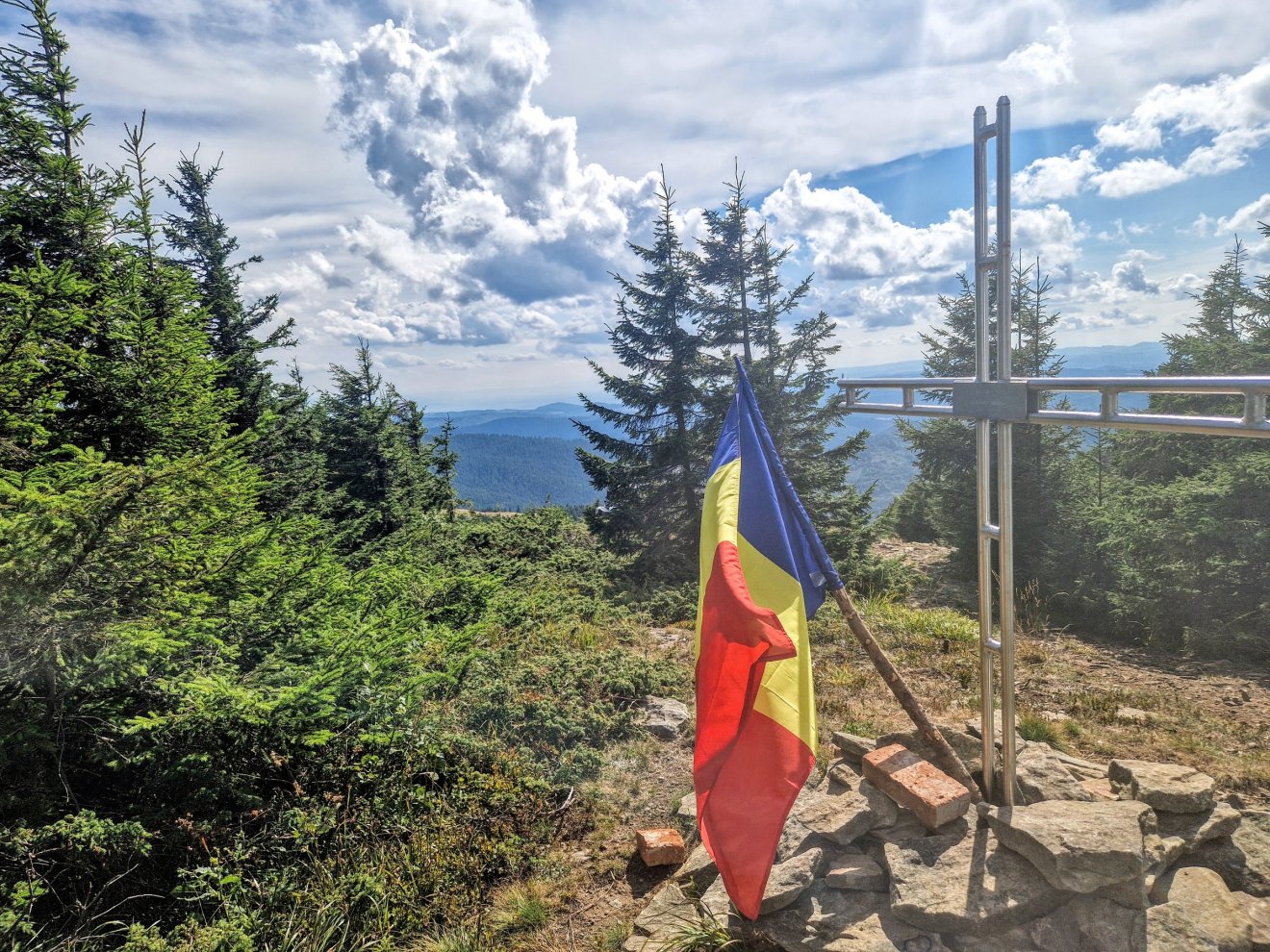 Hogy tudjuk: ez itt a Román-Nemere