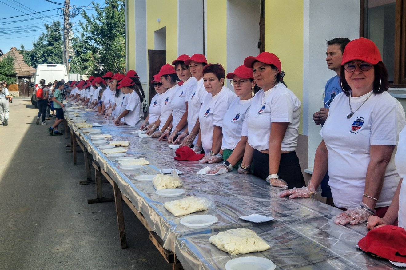 A Septemberfest sokak által várt mozzanata: óriástúróspuliszka-készítés