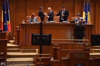 Felelősséget vállalt a kormány a második deficitcsökkentő csomag öt törvénytervezetéért