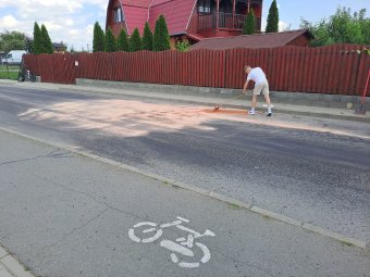 Olaj folyt az úttestre, óvatosságra intik a Székelykeresztúron közlekedőket