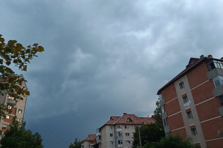 Vihar közeledtére figyelmeztetnek több Hargita megyei településen