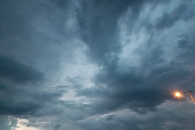 Viharosra fordul az időjárás, erdélyi megyék is érintettek