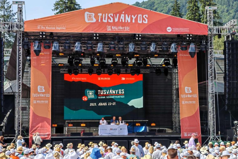 Orbán Viktor a Tusványoson: ha most lennének a választások, fölényes győzelmet aratnánk