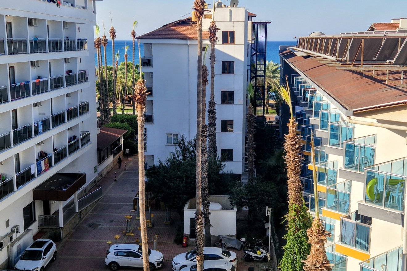 Apartmanházak egymás hátán