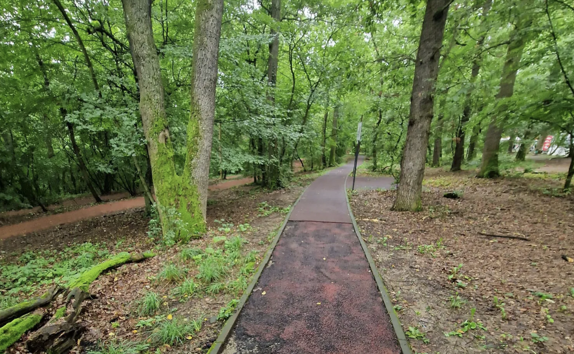 Kicserélik a tönkrement részeket •  Fotó: Marosvásárhelyi polgármesteri hivatal