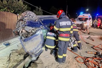 Mind a négyen nagyon fiatalok, egyikük meghalt a hétfőre virradóan történt balesetben